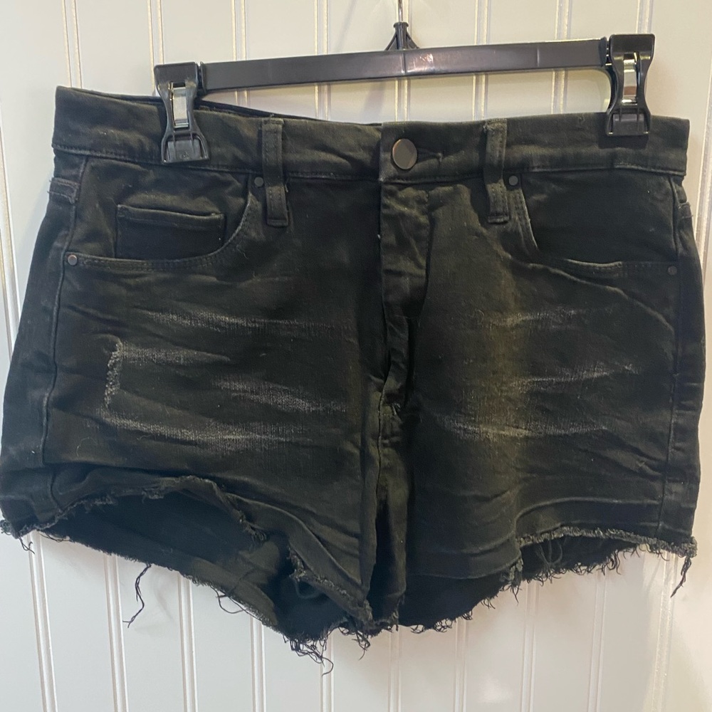 Chelsea and violet black cut off shorts size 29